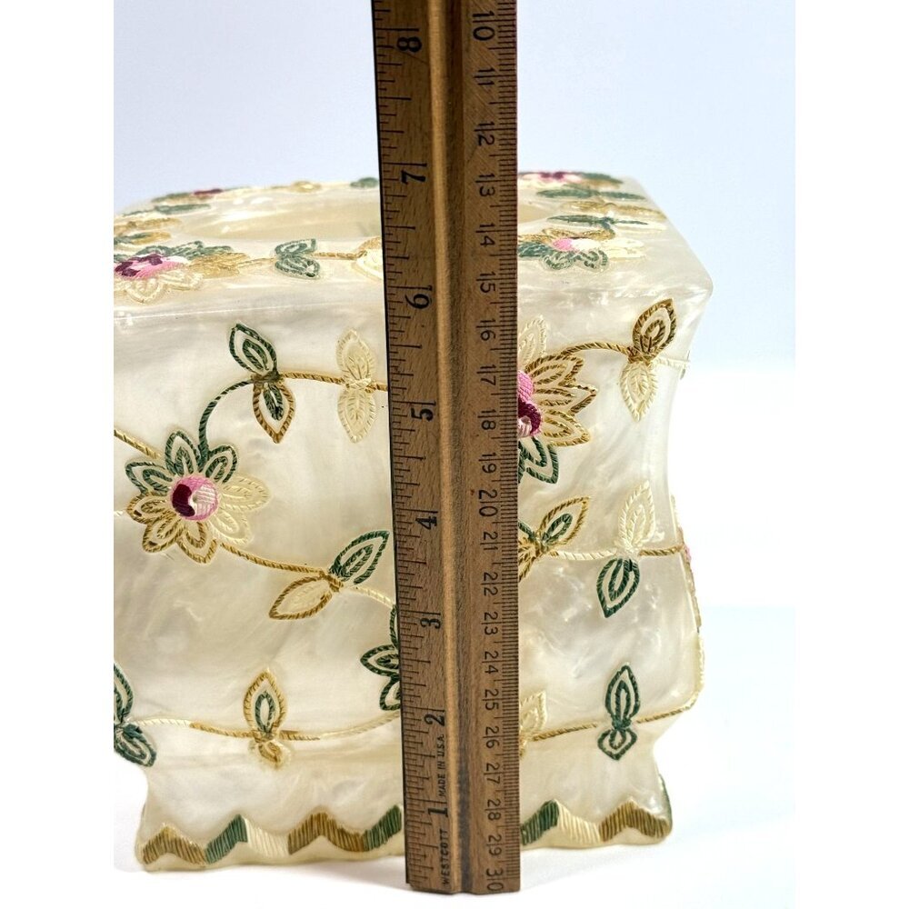 Popular Bath Embroidered Floral Acrylic Tissue Box Cover Cottagecore Grannycore - Picture 11 of 13